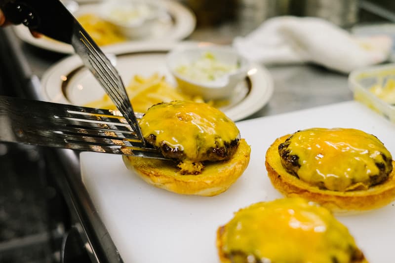 HYPEBEASTS EATS: NIGO 咖啡館 2-5 Café 特別版「Pharrell Burger」