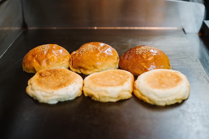 HYPEBEASTS EATS: NIGO 咖啡館 2-5 Café 特別版「Pharrell Burger」