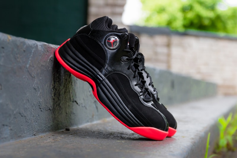 Jordan Jumpman Team 1 全新配色設計「Infrared 23」