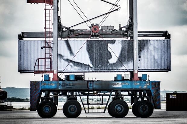 JR 最新「Women Are Heroes」貨櫃船藝術企劃