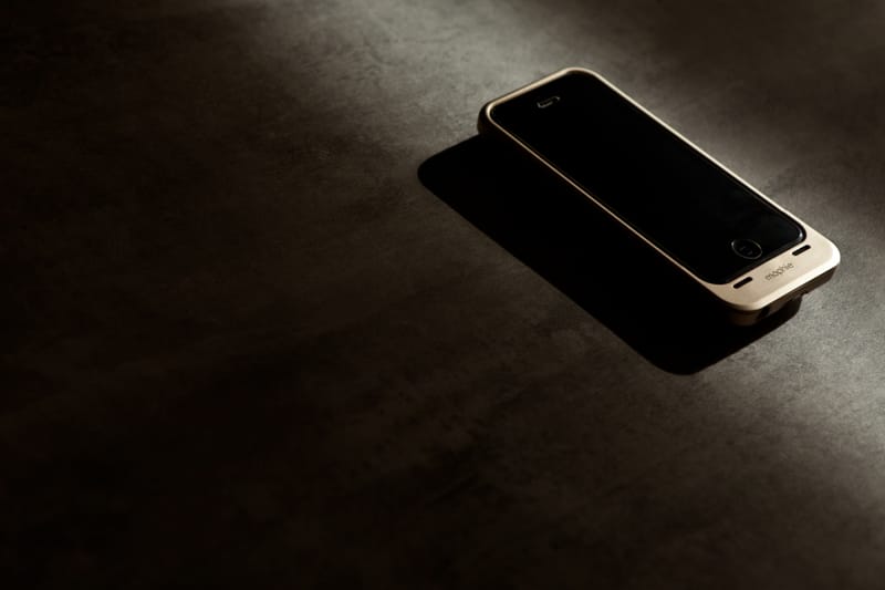 Mophie 16GB Gold Space Pack 智能手機殼