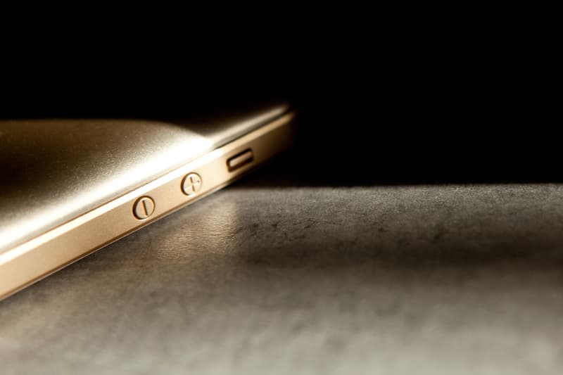 Mophie 16GB Gold Space Pack 智能手機殼