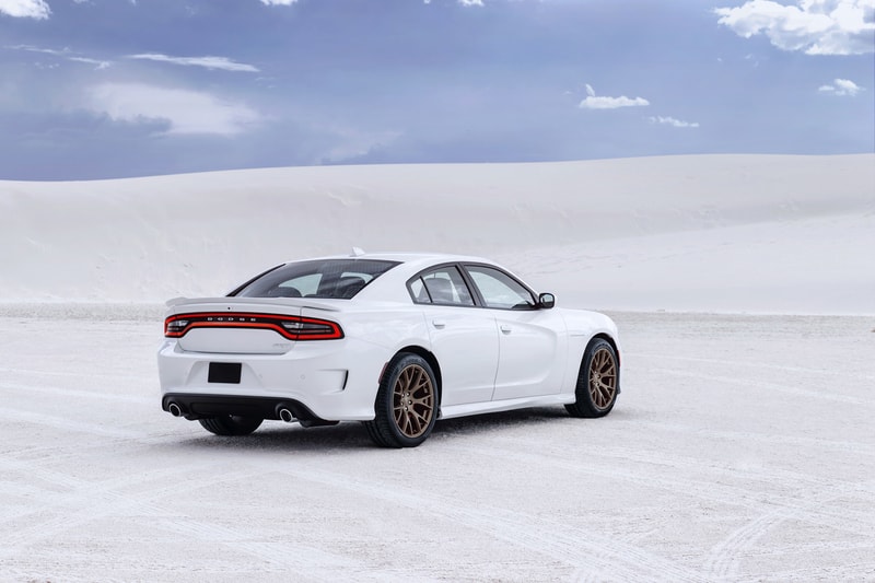 Dodge 2015 年式樣 Charger SRT Hellcat 四門轎跑車款