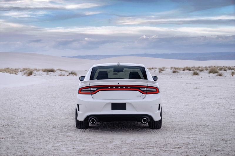 Dodge 2015 年式樣 Charger SRT Hellcat 四門轎跑車款