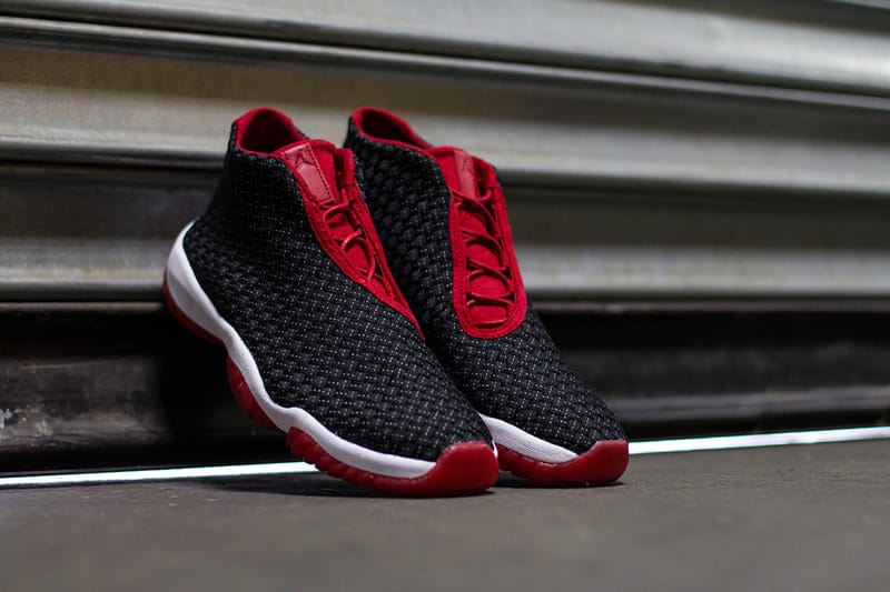 近賞 Air Jordan Future Premium 全新配色設計「Bred」
