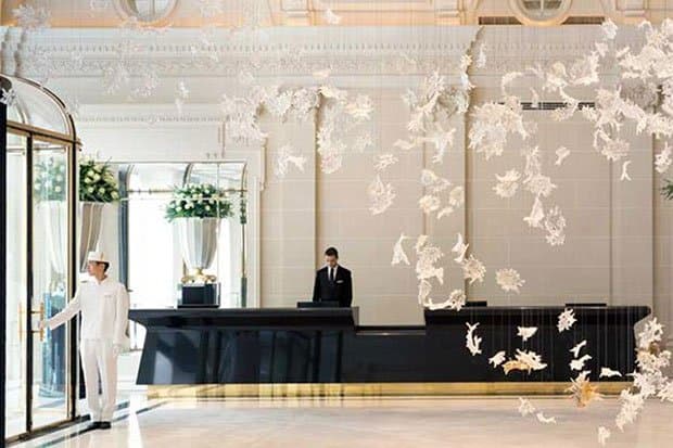 走入巴黎半島酒店