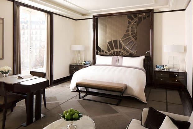 走入巴黎半島酒店