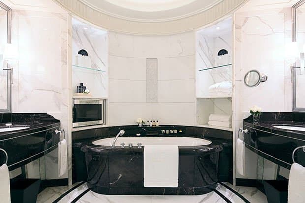 走入巴黎半島酒店