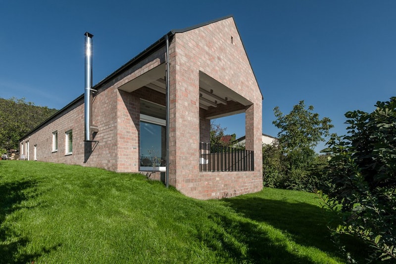 Földes & Co. Architects 打造 Long Brick House 住宅