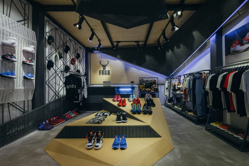 專訪國內球鞋店鋪 FOSS - 談論 FOSS Select 的開設、代理 Carhartt WIP、對於球鞋市場的看法以及品牌的發展和計劃