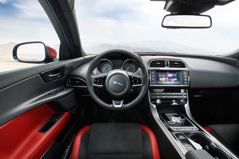 2016 年式樣 Jaguar XE 運動轎車
