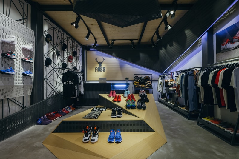 專訪國內球鞋店鋪 FOSS - 談論 FOSS Select 的開設、代理 Carhartt WIP、對於球鞋市場的看法以及品牌的發展和計劃