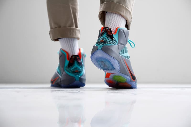 近赏 Nike LEBRON 12「NSRL」配色