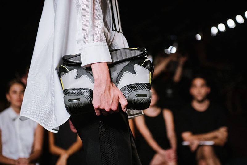 Alexander Wang 於 2015 春夏女裝系列中融入大量經典球鞋元素