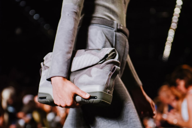 Alexander Wang 於 2015 春夏女裝系列中融入大量經典球鞋元素