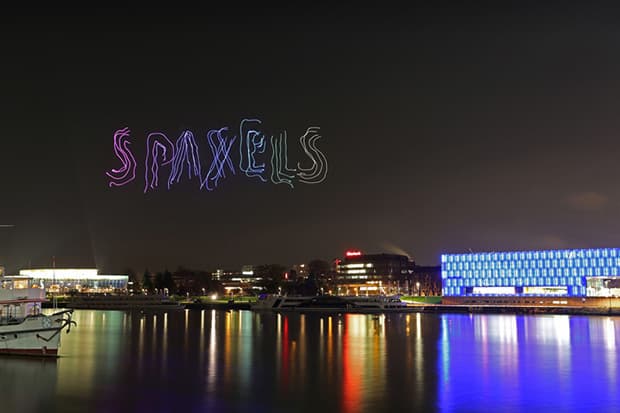 Ars Electronica 電子藝術節空中 LED 表演