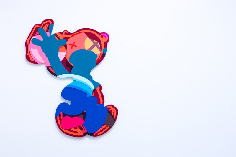 KAWS 於  Honor Fraser Gallery 開辦「Man’s Best Friend」個人展覽現場回顧