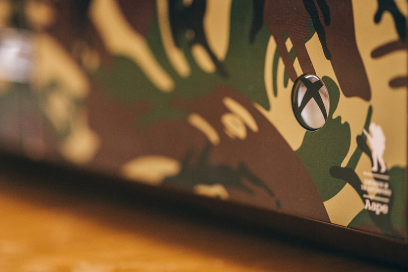 近賞 Xbox One「AAPE by A Bathing Ape」特別版遊戲主機