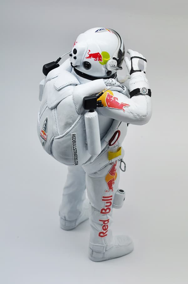 Coolrain 打造 Felix Baumgartner 玩偶