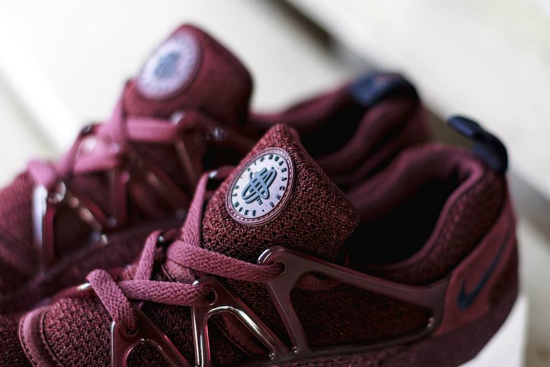 Nike Air Huarache Light「Deep Burgundy」配色