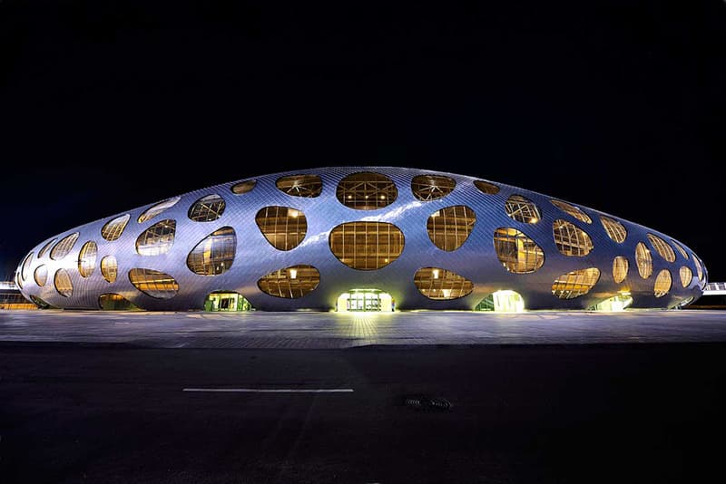 OFIS Architects 於鮑里索夫打造足球場