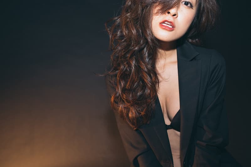 THROUGH THE LENS: 攝影師 Shun Okada