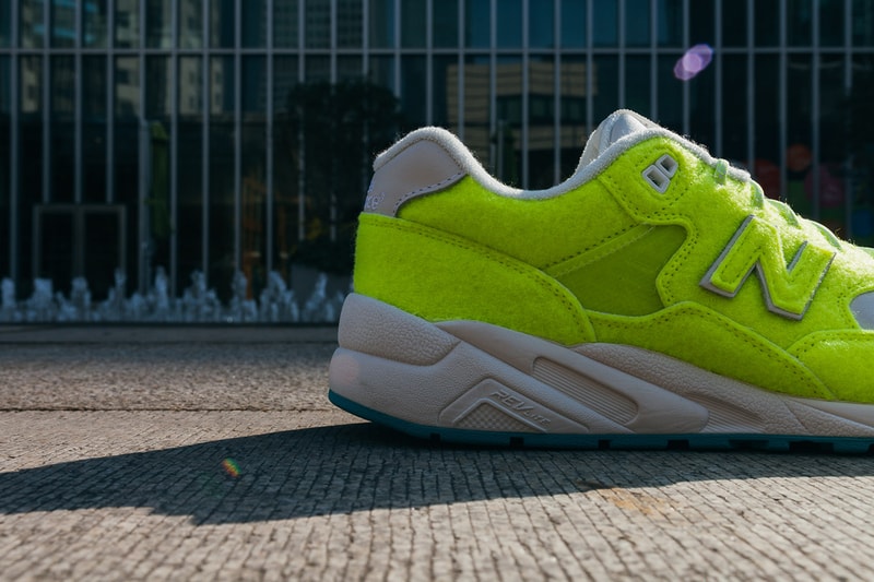 近賞 mita sneakers x New Balance MRT580 「The Battle of Surfaces」聯名鞋款