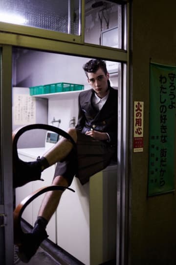 《Wonderland Magazine》打造 COMME des GARÇONS 2015 春季系列造型特輯