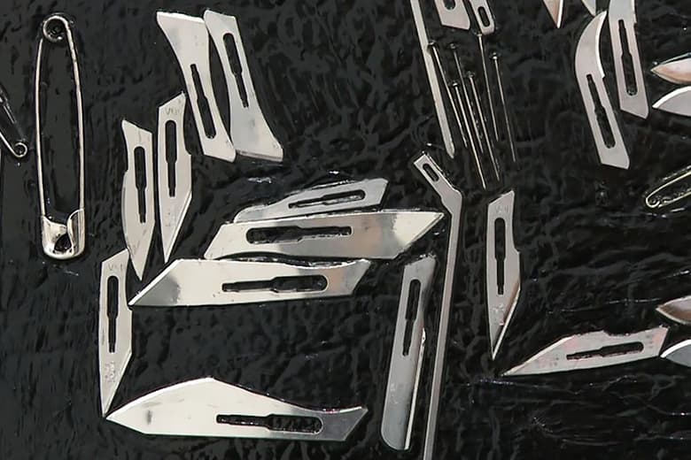 Damien Hirst 藝術作品系列「Black Scalpel Cityscapes」