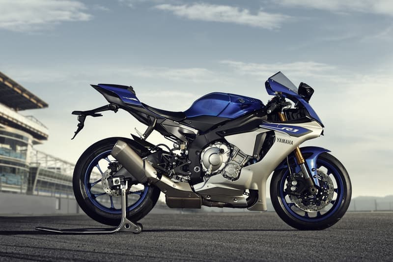 Yamaha 2015 年式樣 YZF-R1 摩托賽車