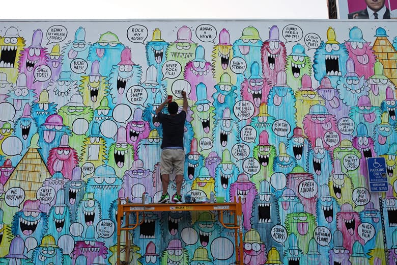 Kevin Lyons 替 adidas Originals 主題展覽繪畫大型塗鴉