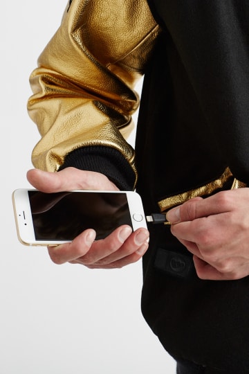 mophie x Opening Ceremony 聯名棒球夾克