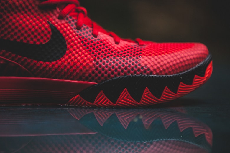 近賞 Nike Kyrie 1「Deceptive Red」配色