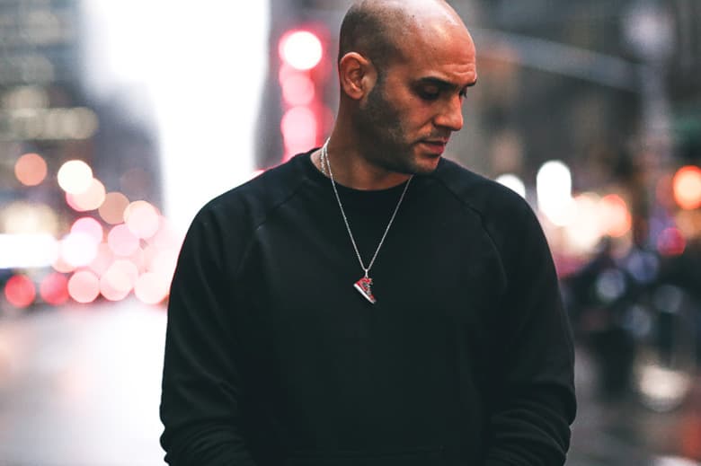 Mr. Flawless 打造 Air Jordan 1 鑲鑽吊墜