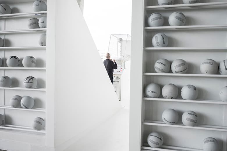 Alchemist x Snarkitecture 聯名藝術裝置「Airball」@ Art Basel