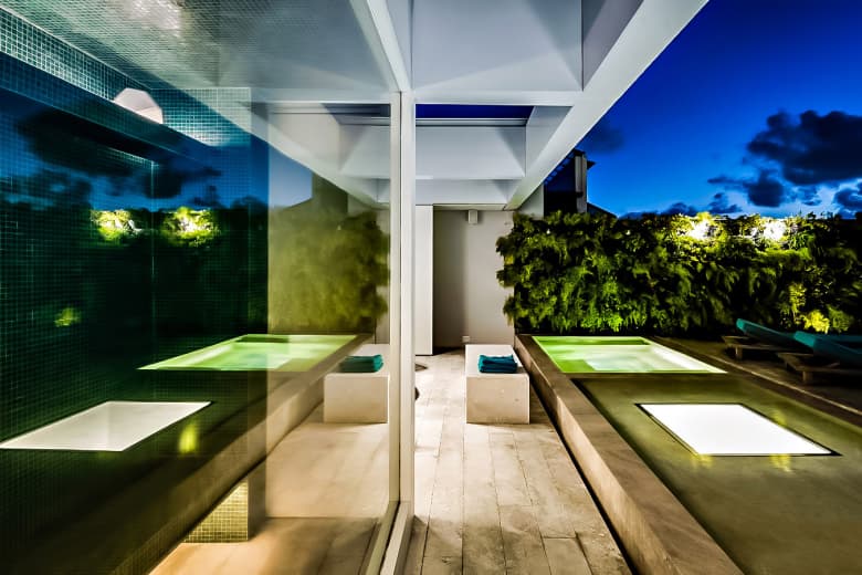 Studio Arthur Casas 打造 Casa Urca 豪宅