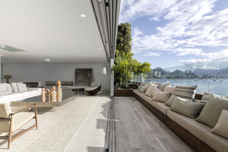 Studio Arthur Casas 打造 Casa Urca 豪宅