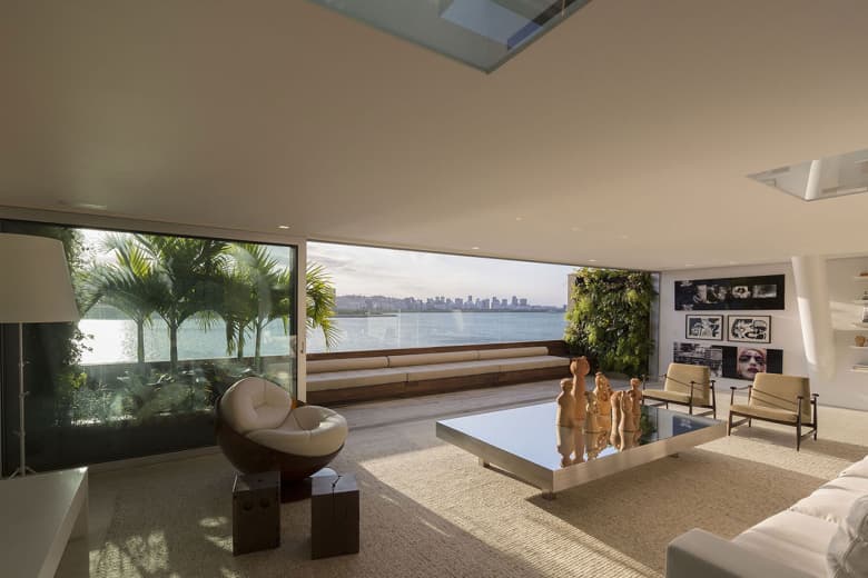 Studio Arthur Casas 打造 Casa Urca 豪宅