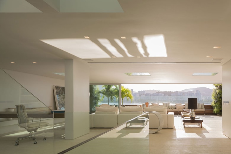 Studio Arthur Casas 打造 Casa Urca 豪宅