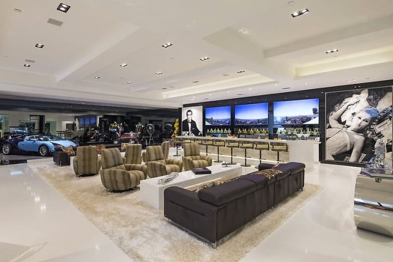 Minecraft 創始人 Markus Persson 以＄7,000 萬美元出售比弗利山豪宅