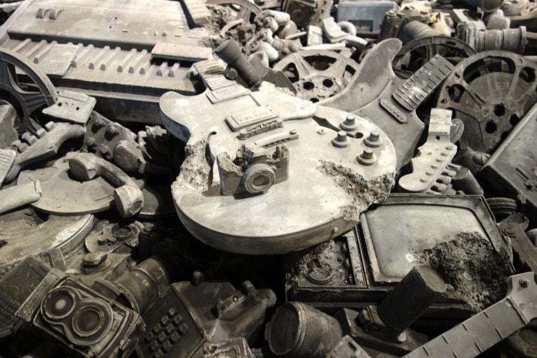 Daniel Arsham 在 Art Basel 藝術展中通過展覽「Welcome to the Future」講述時間與未來