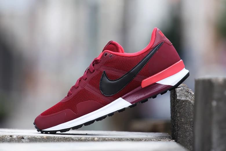 Nike Air Pegasus 83/30 全新配色設計「Team Red」
