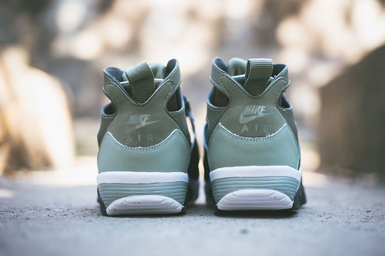 Nike Air Huarache「Medium Olive」配色設計