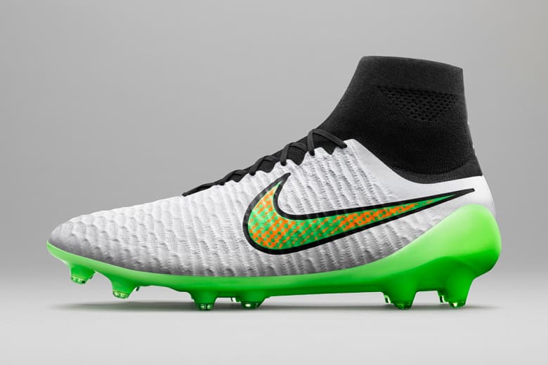 Nike Football「Shine Through」別注系列