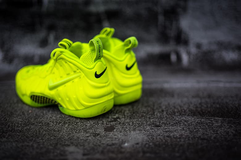Nike Air Foamposite Pro「Volt」配色