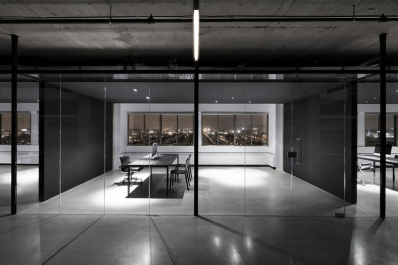 造訪由 Humà Design 設計的 SSENSE 蒙特利爾新辦公室