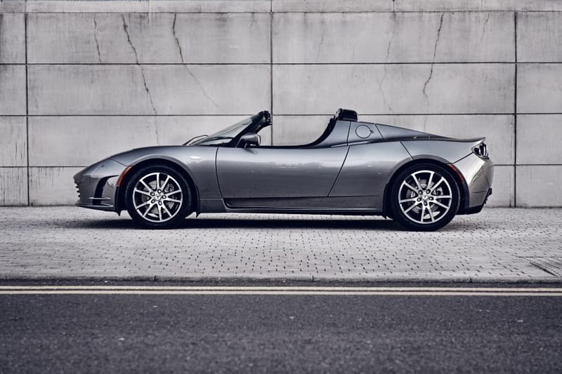 Tesla 發佈 Roadster 3.0 最新車款