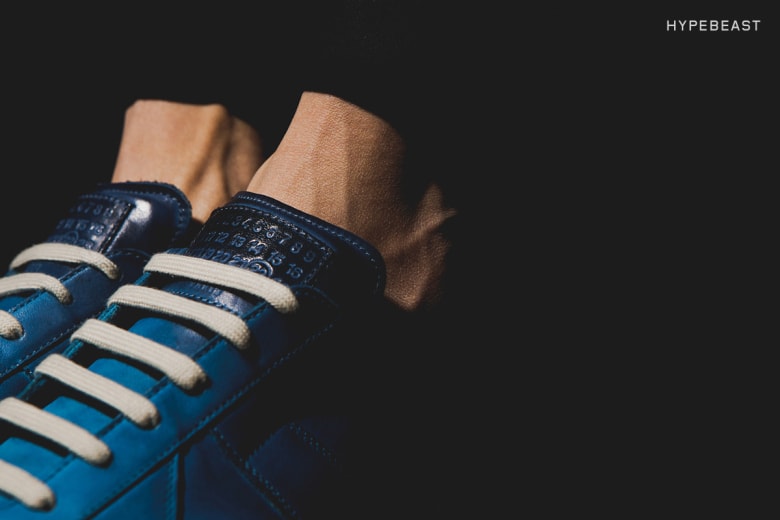 近賞 Maison Margiela Replica Sneaker 全新配色設計「Airbrush Blue」