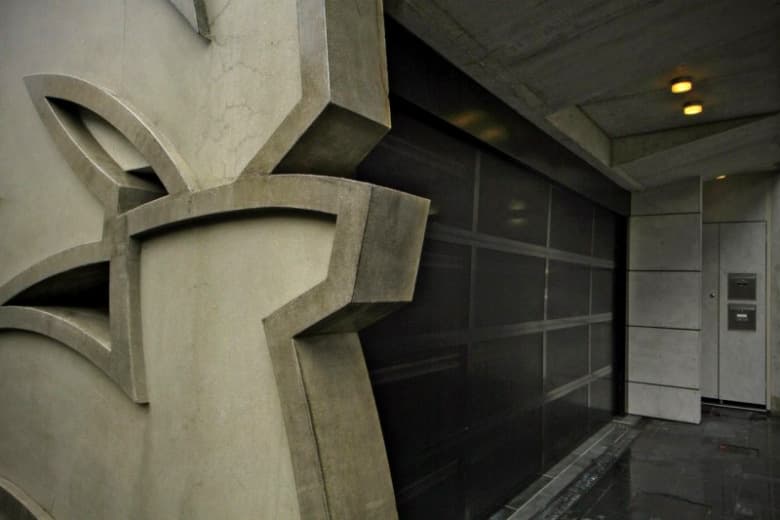 ITN Architects 與藝術家合作塗鴉建築