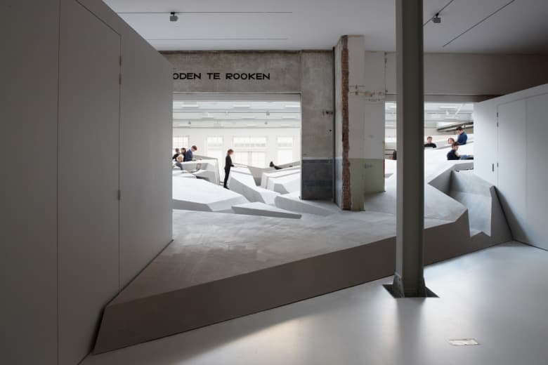 RAAAF 打造未來感概念辦公室